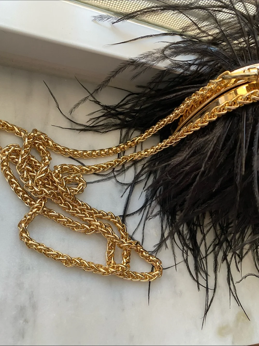 Black Feather Evening Clutch Rhinestone Ring with Gold Chain